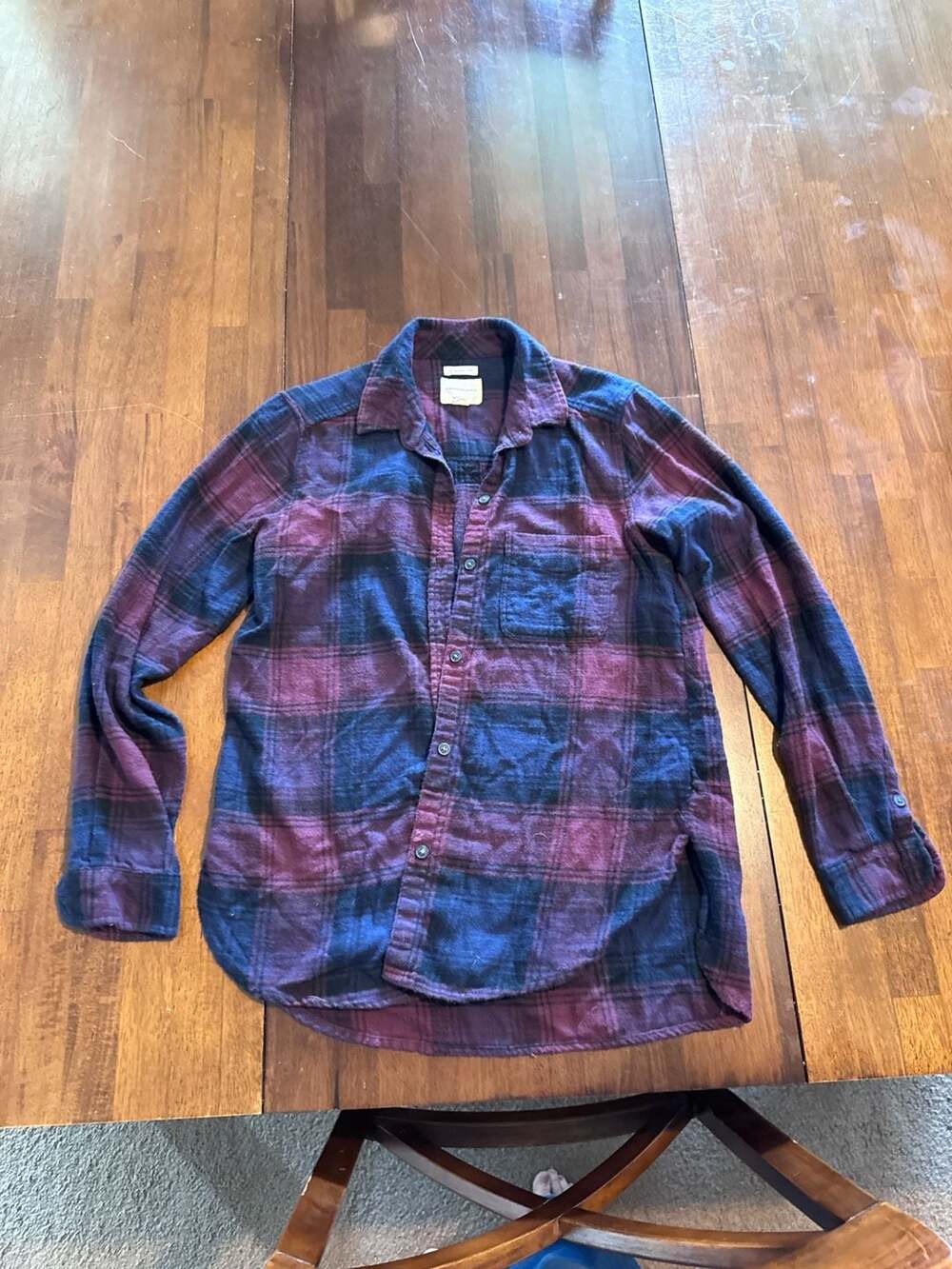 American Eagle Boyfriend Fit Purple and Blue Plaid Flannel Shirt Size S